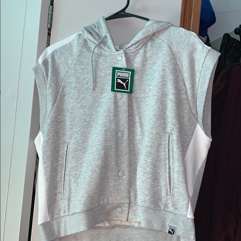 Puma sleveless button up jacket